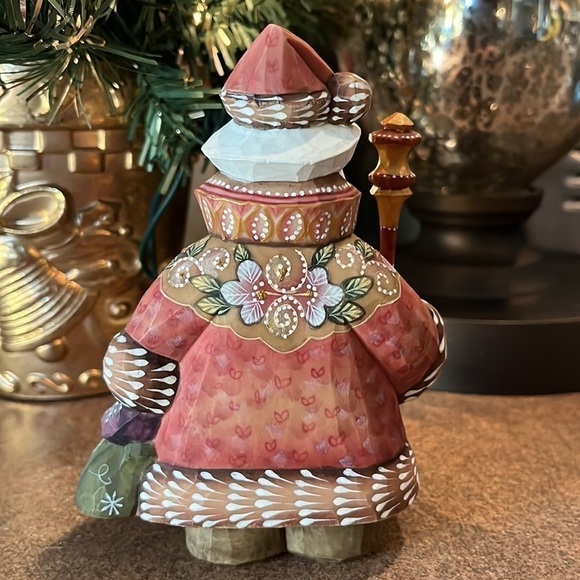 G Debrekht Comfort Santa figurine Hand carved and hand painted - Picture 3 of 7